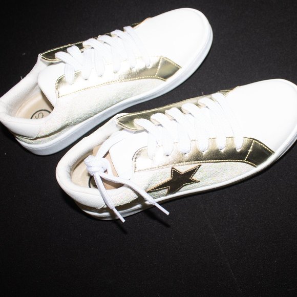 White Sneaker - Picture 5 of 10